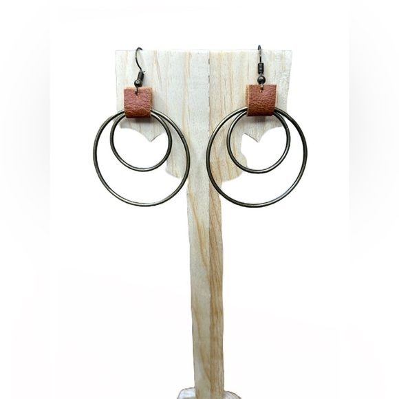 NEW Boutique Simple Beans Double Loop Drop Earrings with Faux Leather Detail - Picture 5 of 10